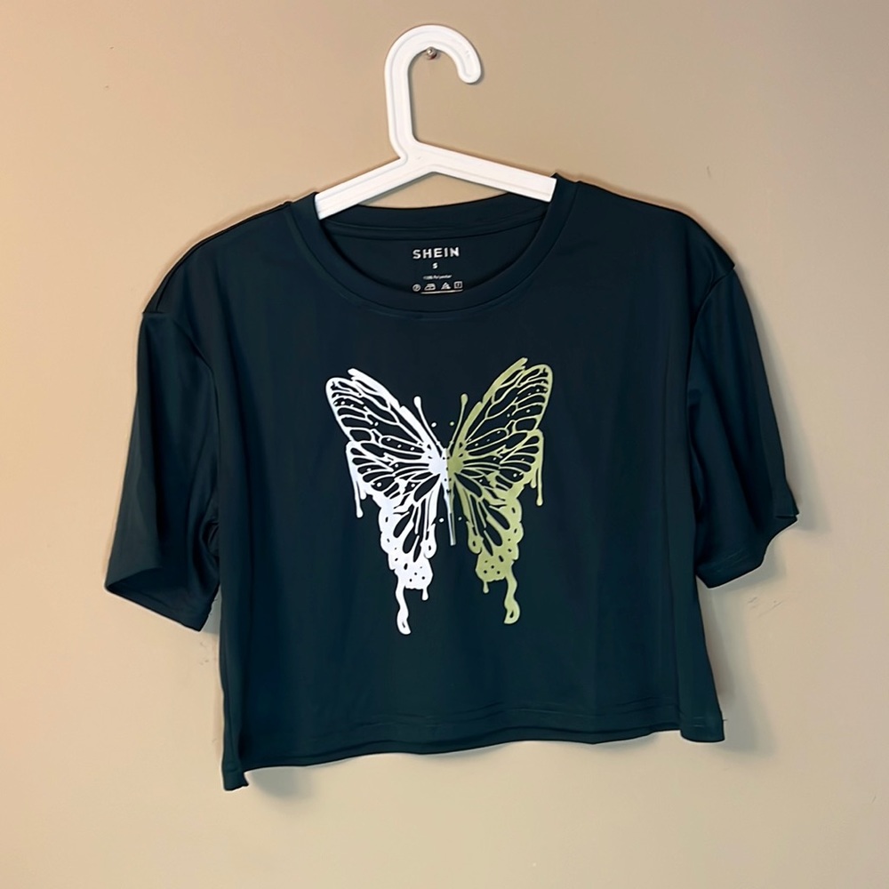 3/$25 ❤️ Crop Tee